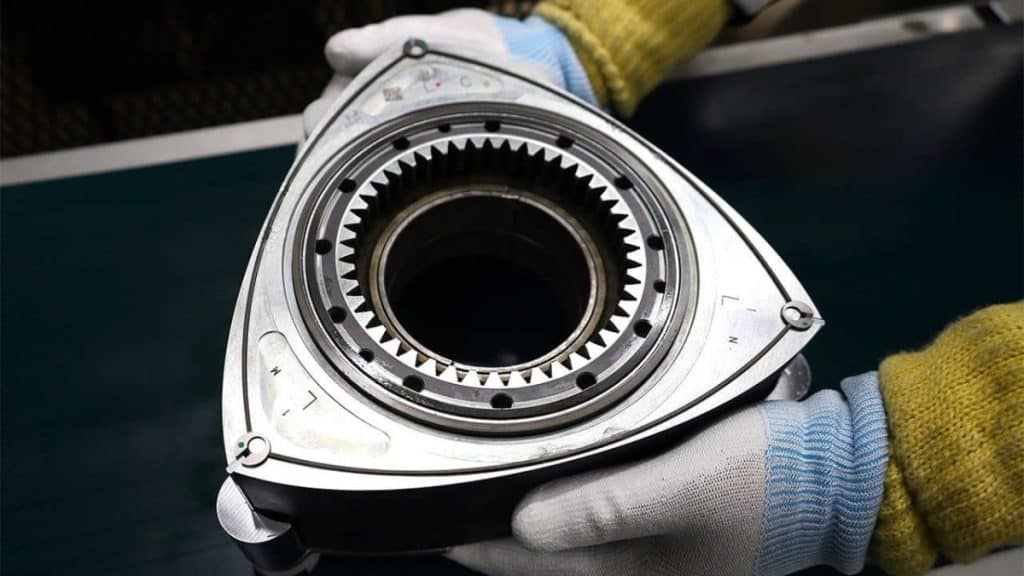 Motor Hills | Right Way of Rebuilding a Rotary Engine Rebuilding a Rotary Engine