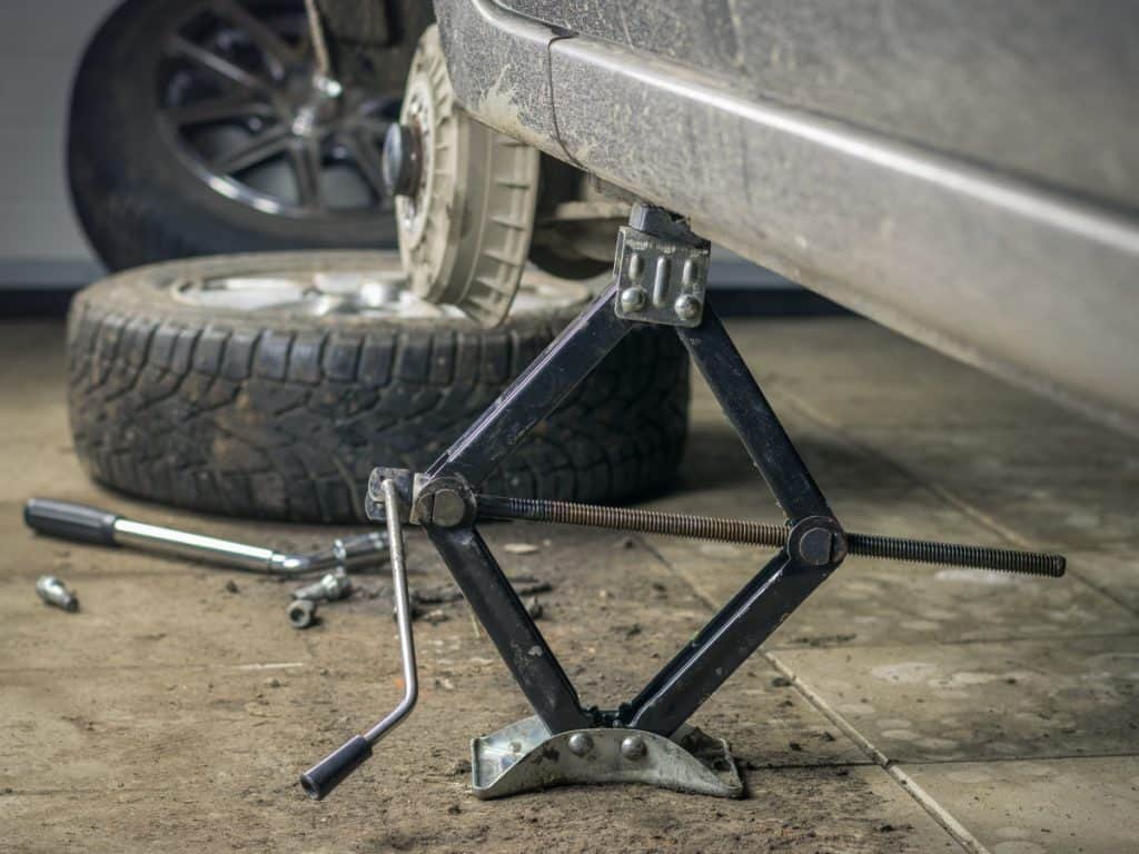 Motor Hills | How Long Can a Jack Safely Hold Up a Car?