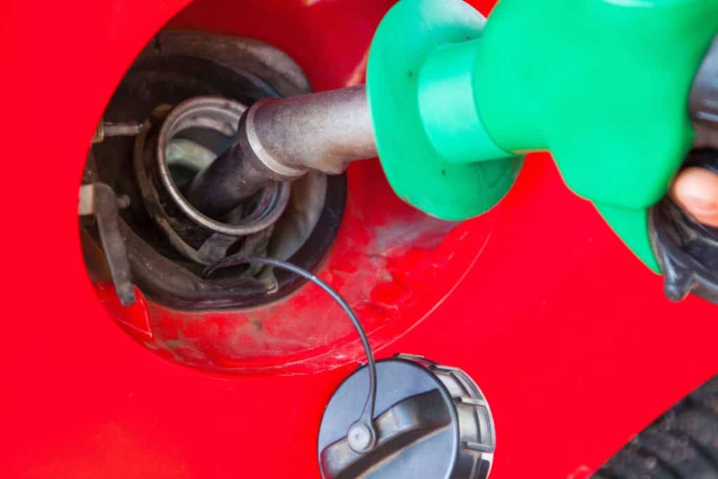 Motor Hills | Best Additives for Water Removal in Gas Tank Water Removal in Gas Tank