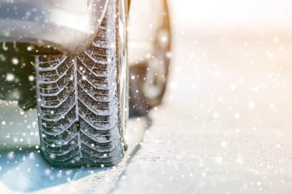 Motor Hills | Blizzak LM005 vs. Pilot Alpin 5: Which Winter Tire is Best for You? Winter Tires - Comparison