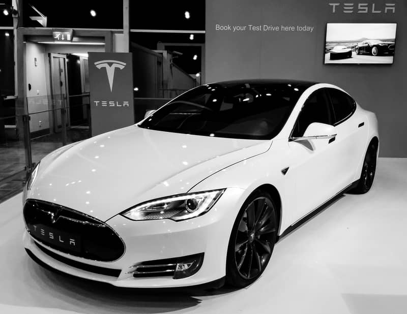 Motor Hills | Why Are Americans Switching to EVs in 2025? EVs Tesla Model S