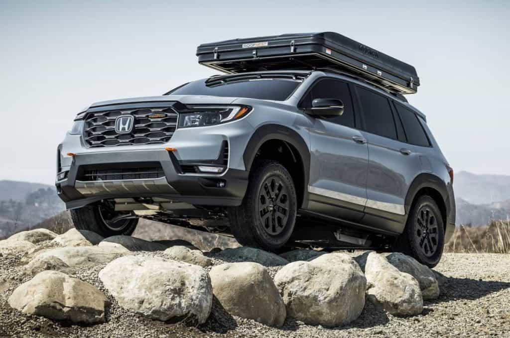 Motor Hills | 2025 SUV Showdown: The Best Models for Performance, Safety, and Value Compared 2025 SUV - Honda Passport