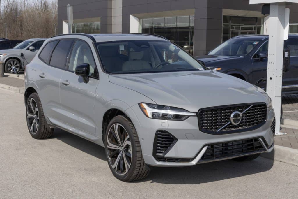 Motor Hills | EV vs. Hybrid: Which Technology Makes Financial Sense? Motor Hills | EV vs. Hybrid: Which Technology Makes Financial Sense?