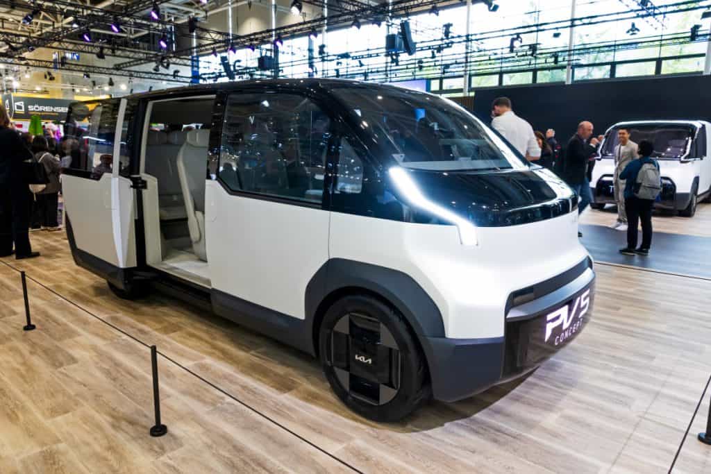 Motor Hills | Electric Minivans: Family-Sized EVs Are Finally Here Kia PV5 - Electric Minivans