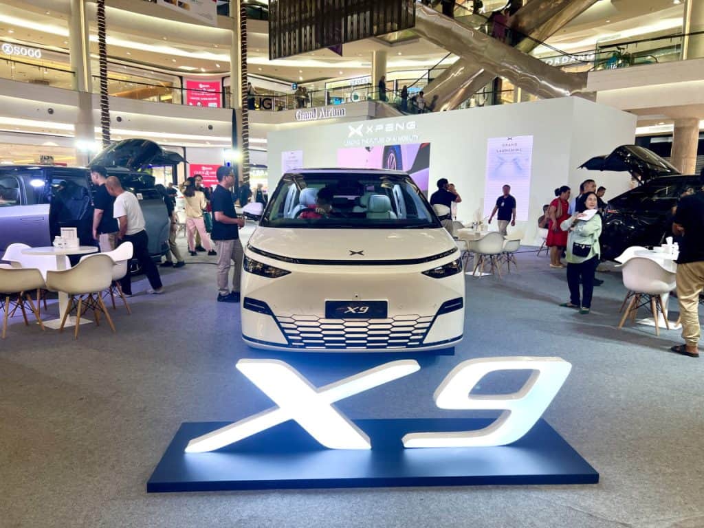 Motor Hills | Electric Minivans: Family-Sized EVs Are Finally Here Xpeng x90- Electric Minivans