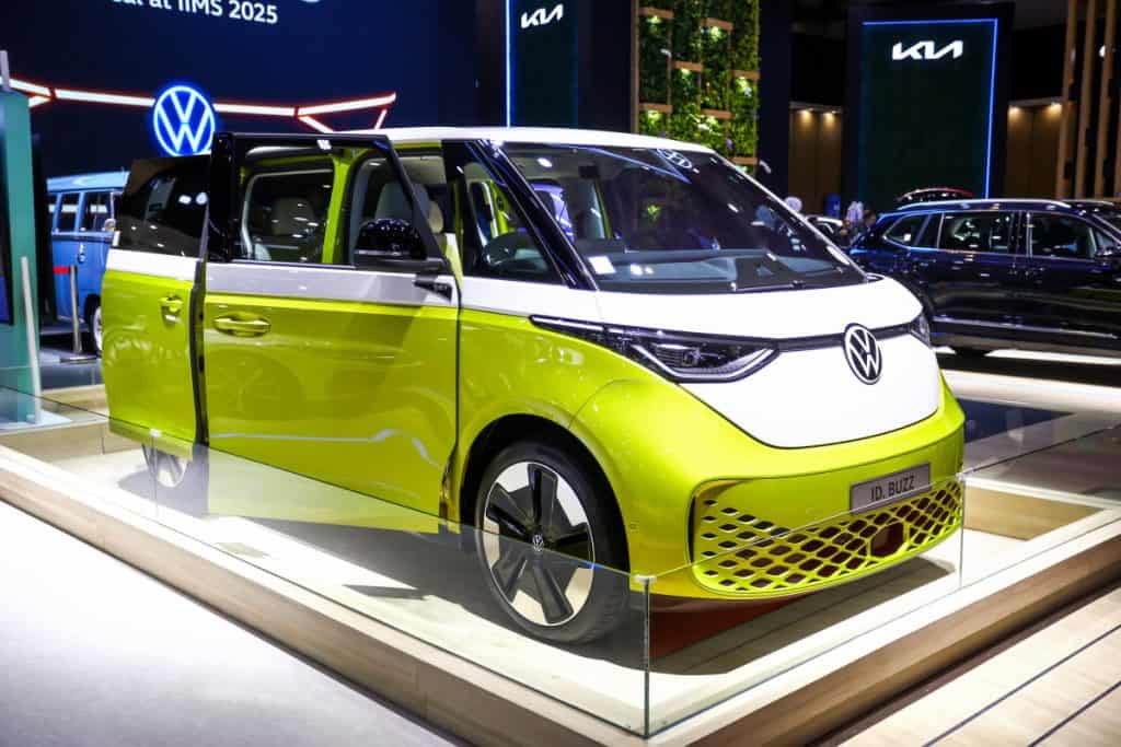 Motor Hills | Electric Minivans: Family-Sized EVs Are Finally Here Volkswagen ID.buzz - Electric Minivans